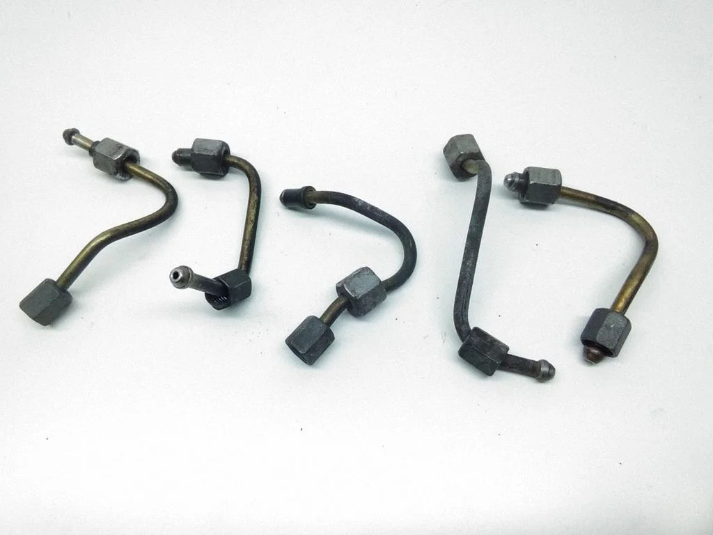 Fuel injector supply line/pipe