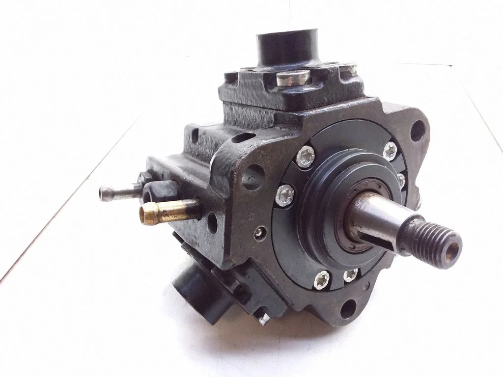 Fuel injection high pressure pump – Opel Vectra C (2005-2009)