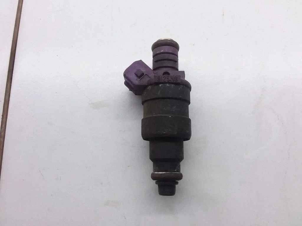 Fuel injector – Volvo S40, V40 (1995-2004)