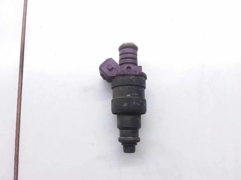 Fuel injector – Volvo S40, V40 (1995-2004)