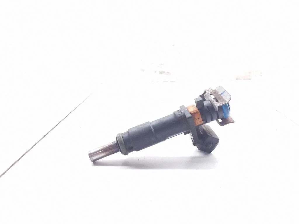 Fuel injector – Opel Insignia A (2008-2017)