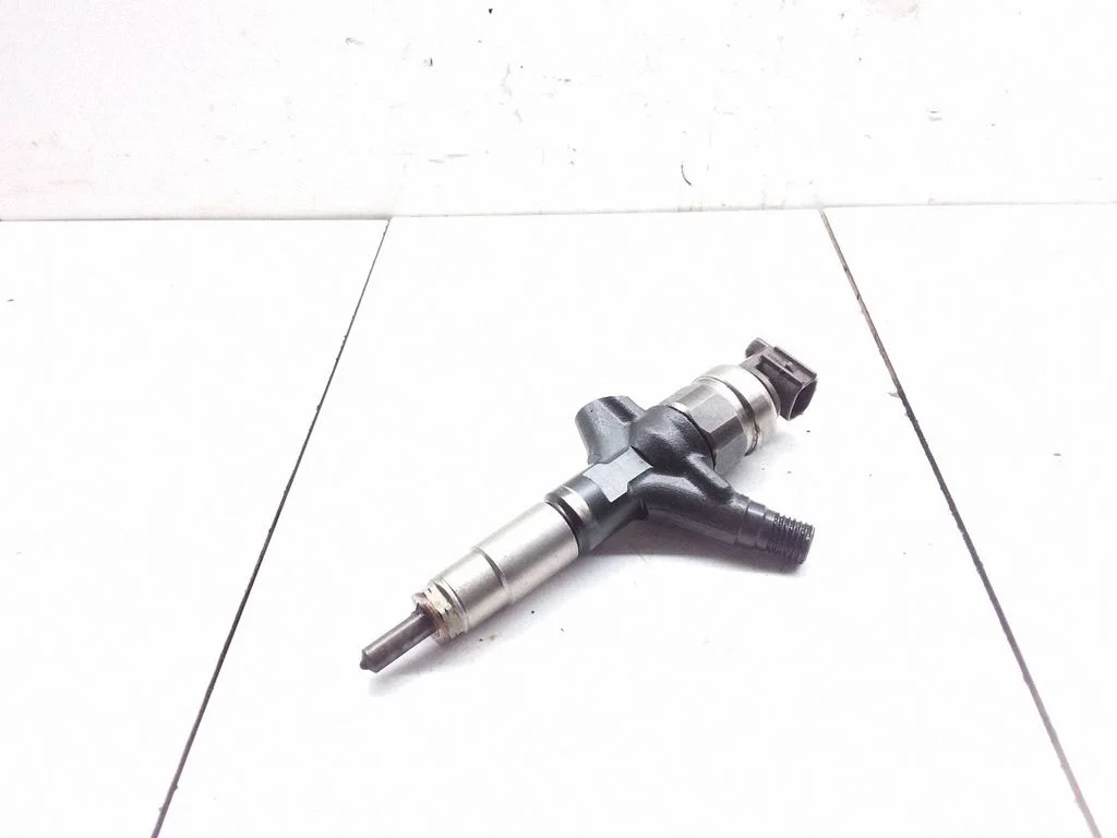 Fuel injector 16613AA020