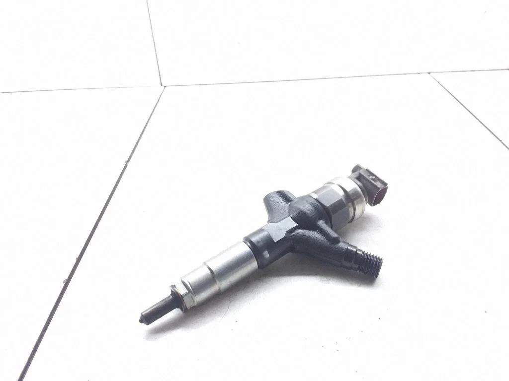 Fuel injector 16613AA020