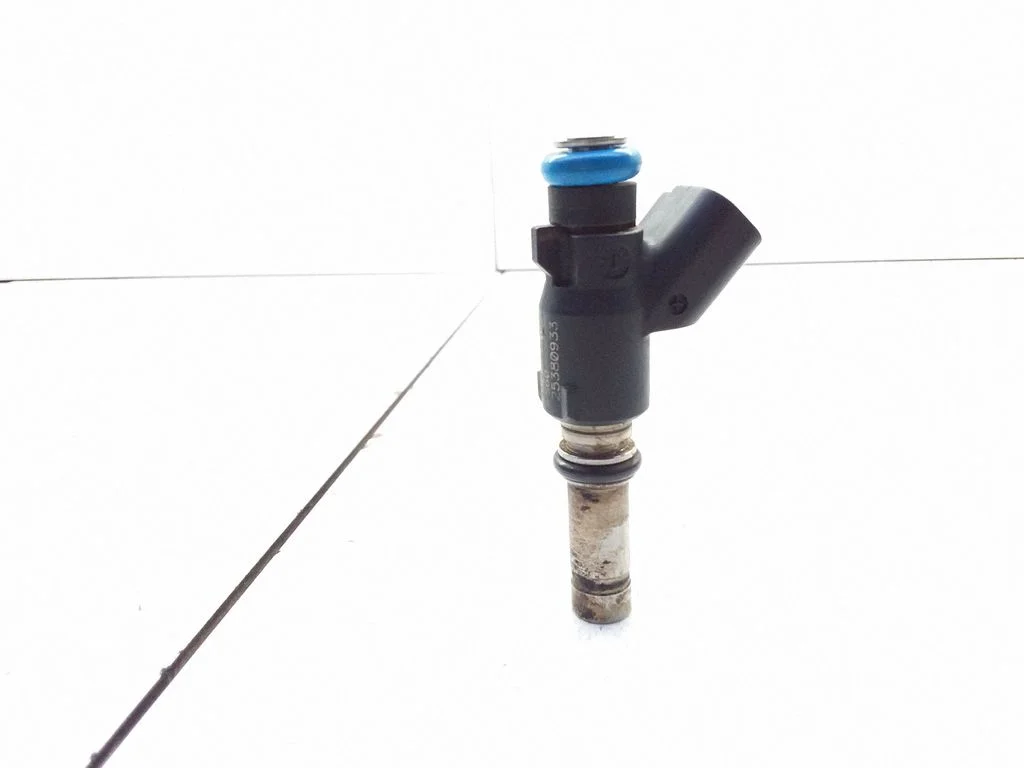 Fuel injector – Opel Zafira B (2005-2014)