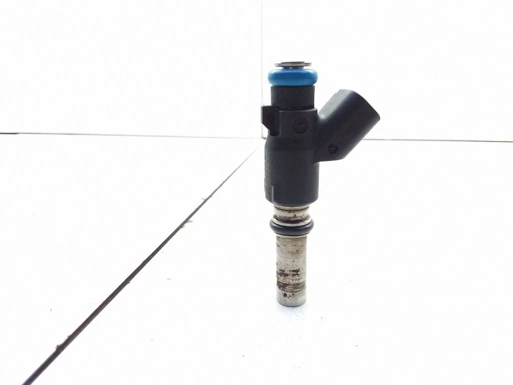 Fuel injector – Opel Zafira B (2005-2014)