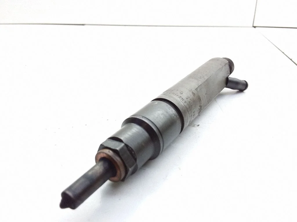Fuel injector 038130201G