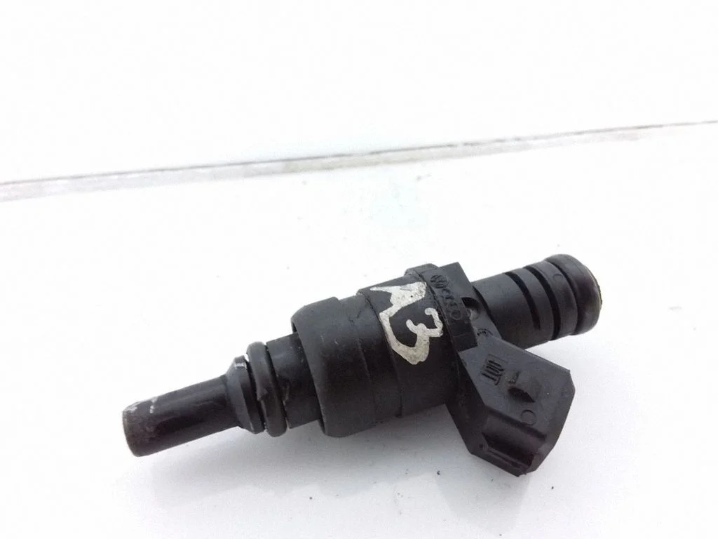 Fuel injector 06A906031D