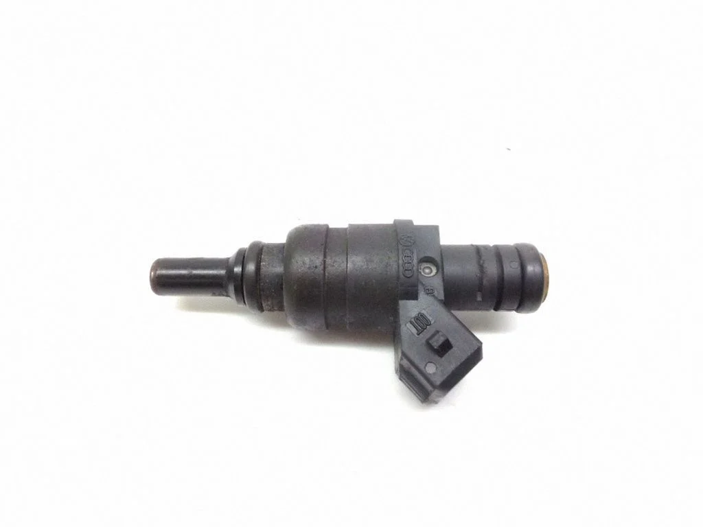 Fuel injector 06A906031D