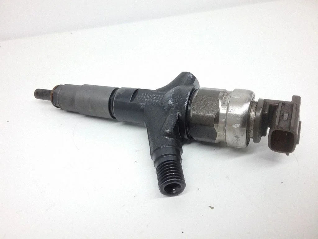 Fuel injector 16613AA020