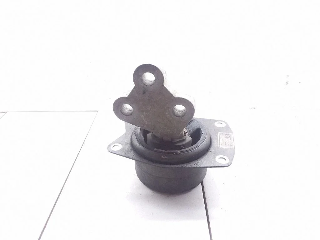 Engine mount bracket – Opel Insignia A (2008-2017)