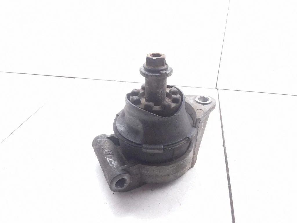 Dzinēja spilvens – Opel Zafira B (2005-2014)