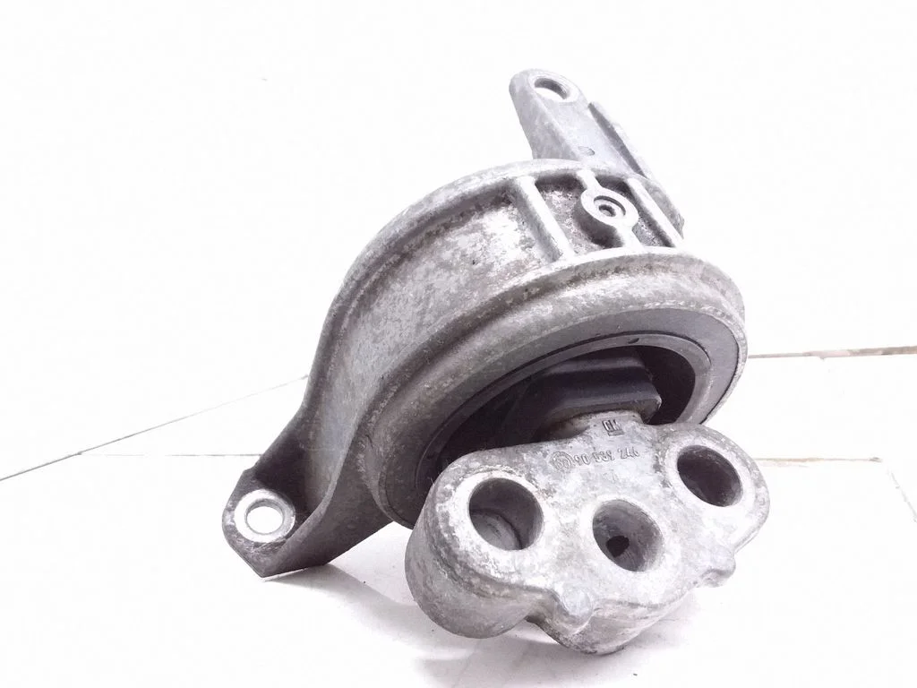 Dzinēja spilvens – Opel Astra H (2004-2012)