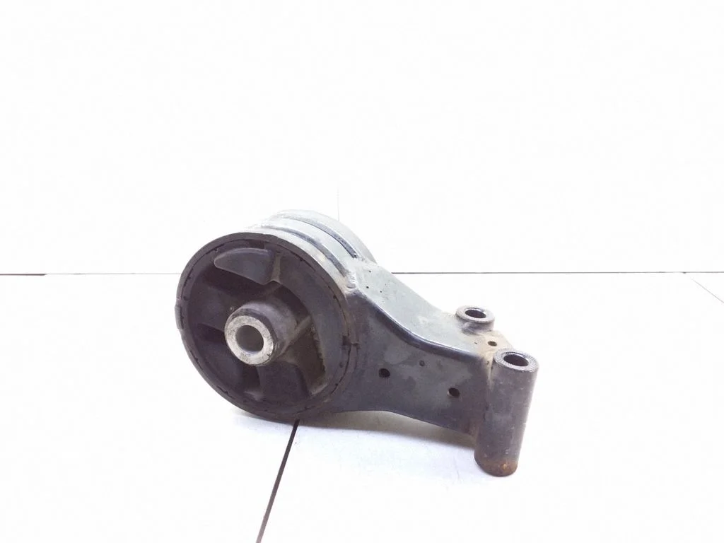Engine mount bracket 9156933