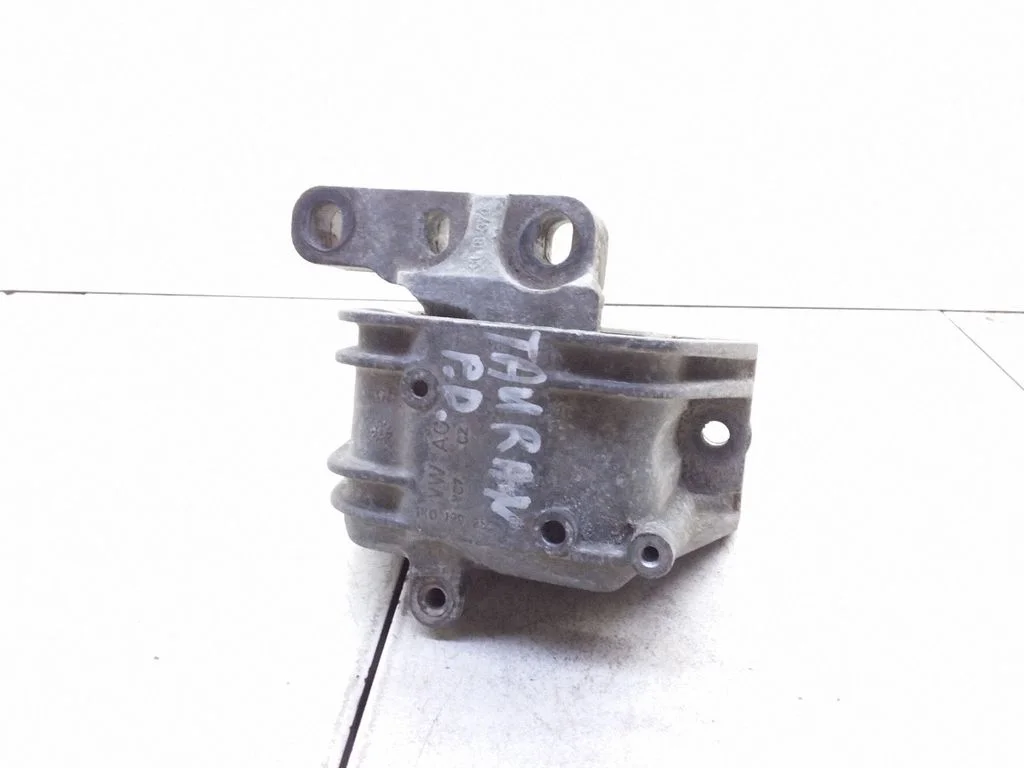 Engine mount bracket 1K0199262