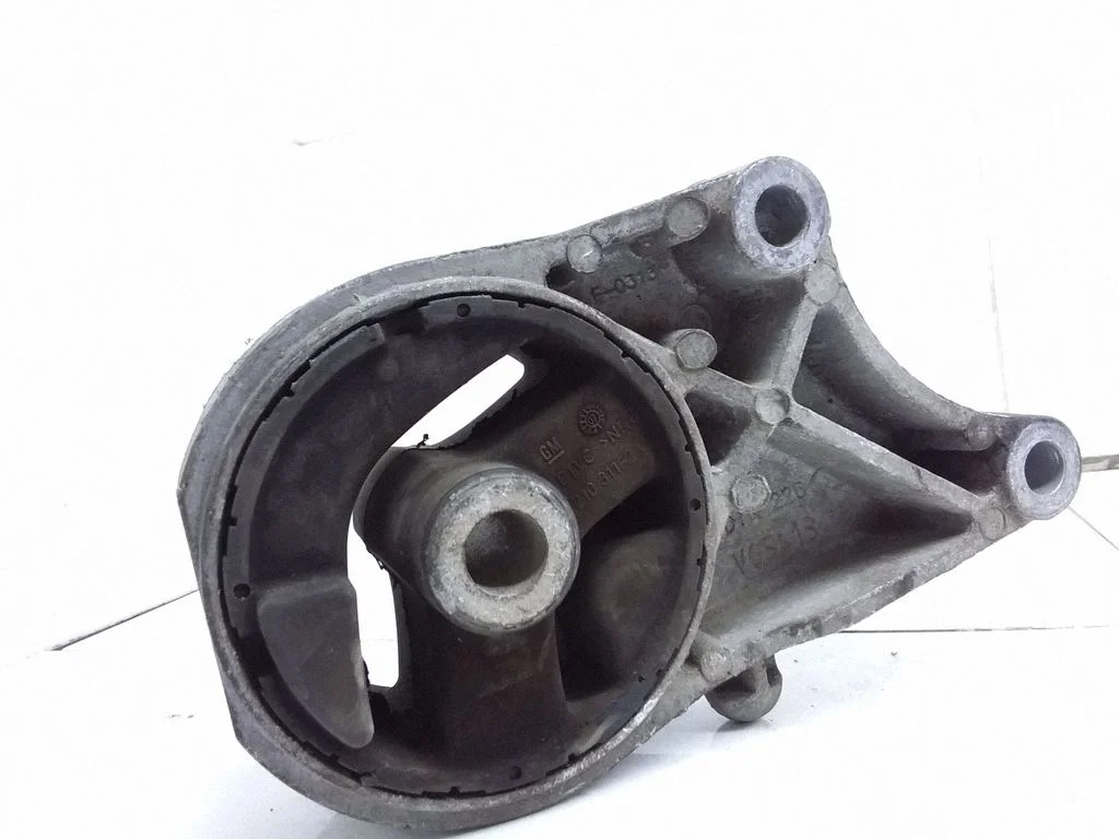 Dzinēja spilvens – Opel Vectra B (1996-2002)