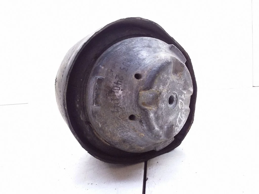 Engine mount bracket 2032401417