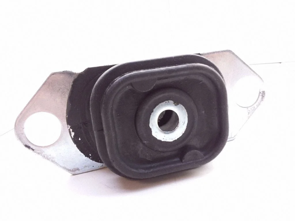 Engine mount bracket – Nissan Micra (2003-2007)