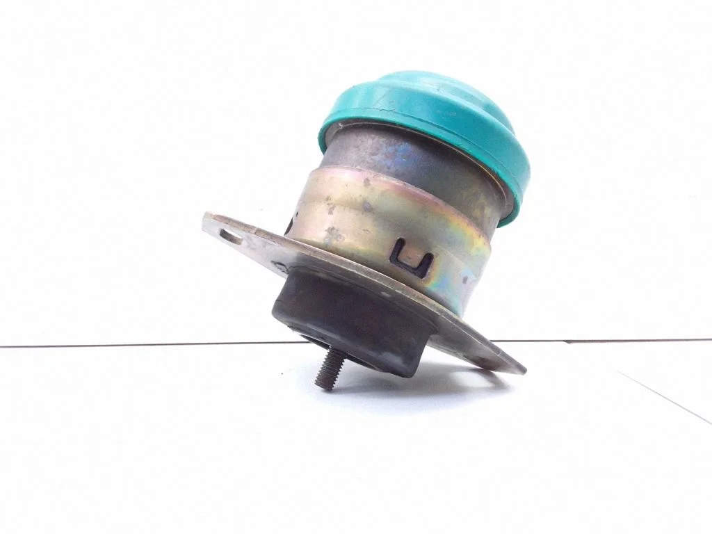 Engine mount bracket 20700