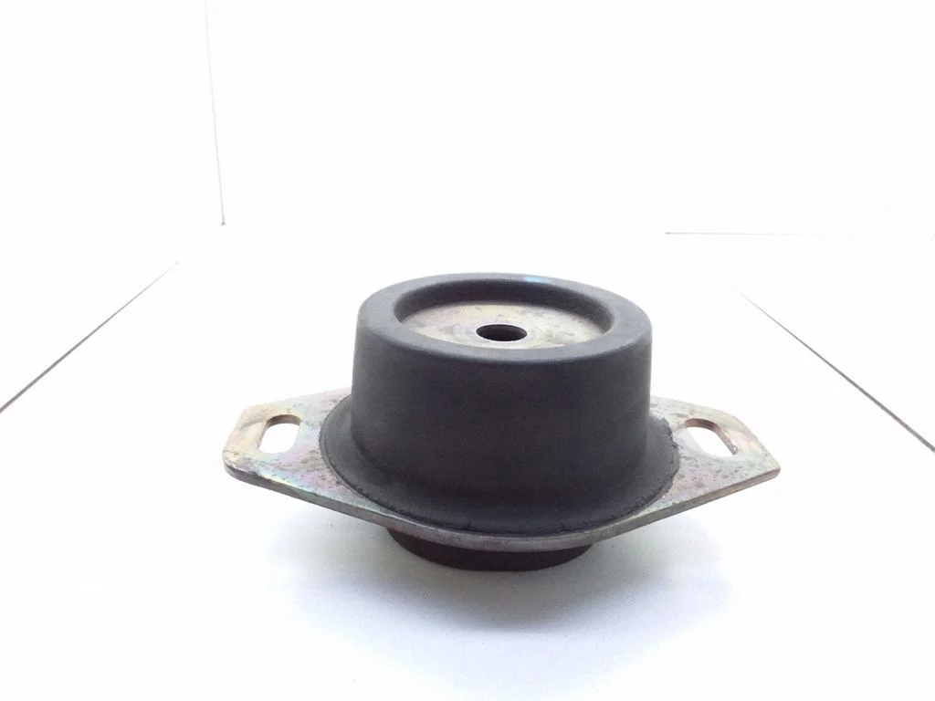 Engine mount bracket
