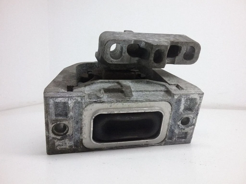 Engine mount bracket 1J0199262