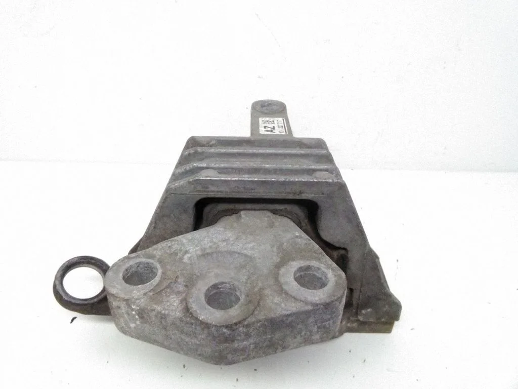 Engine mount bracket 13227717