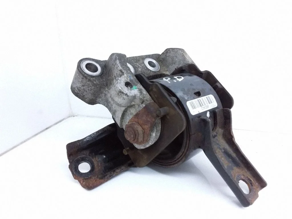 Engine mount bracket