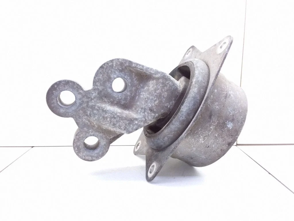 Engine mount bracket V046404402