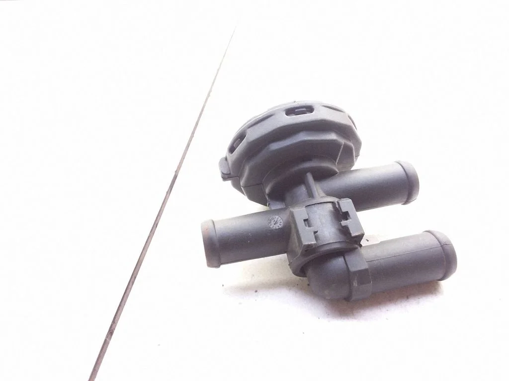 Engine mount vacuum valve – Opel Omega B2 (1999-2003)