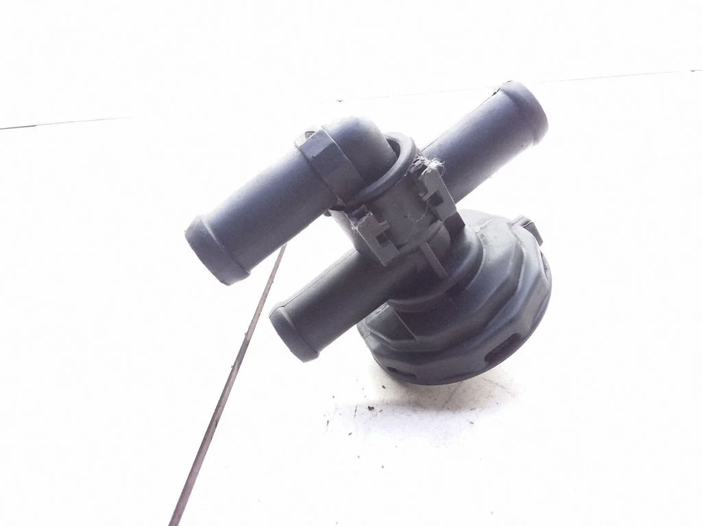Engine mount vacuum valve – Opel Omega B2 (1999-2003)
