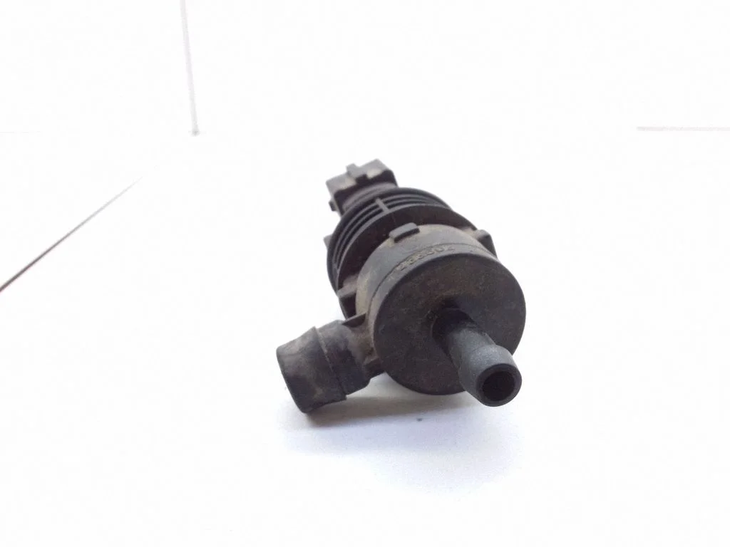 Engine mount vacuum valve – Volvo 850 (1991-1997)