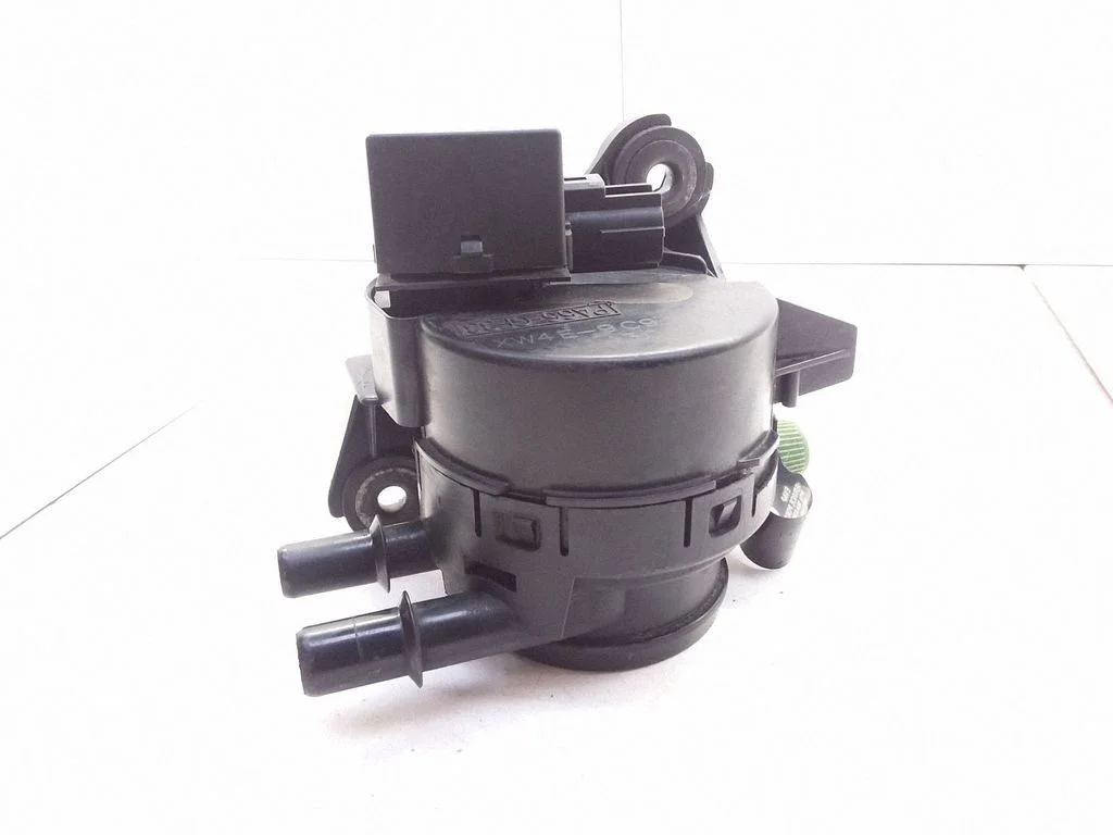 Engine mount vacuum valve
