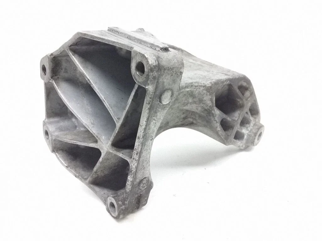 Engine mounting bracket – Mercedes-Benz E-Class C207 W207 (2009-2017)
