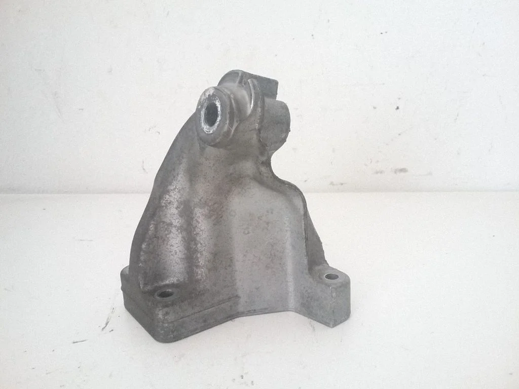 Engine mounting bracket A6422230004