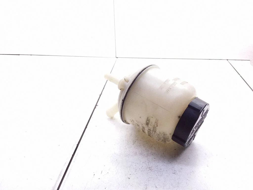 Power steering fluid tank/reservoir