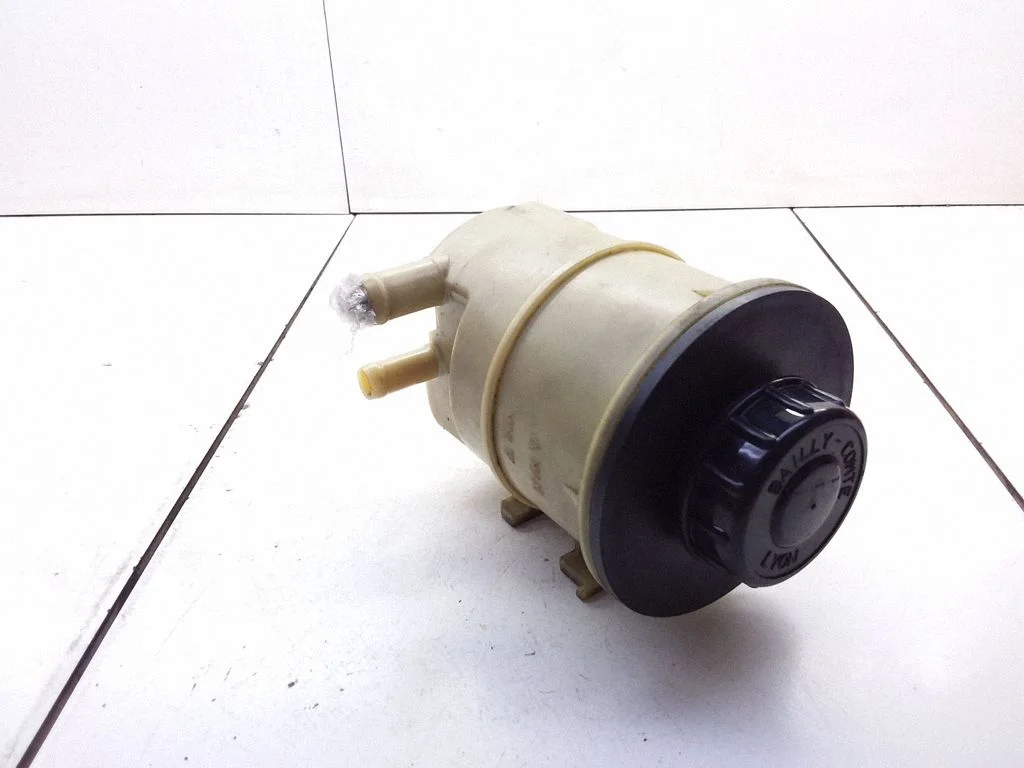 Power steering fluid tank/reservoir 8200005185