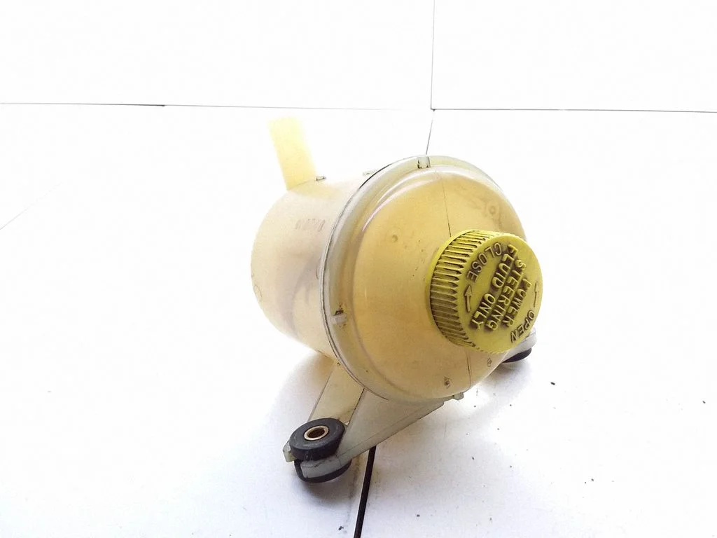 Power steering fluid tank/reservoir 02G015