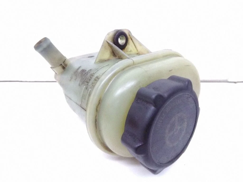 Zbiorniczek płynu wspomagania XS713R700AF