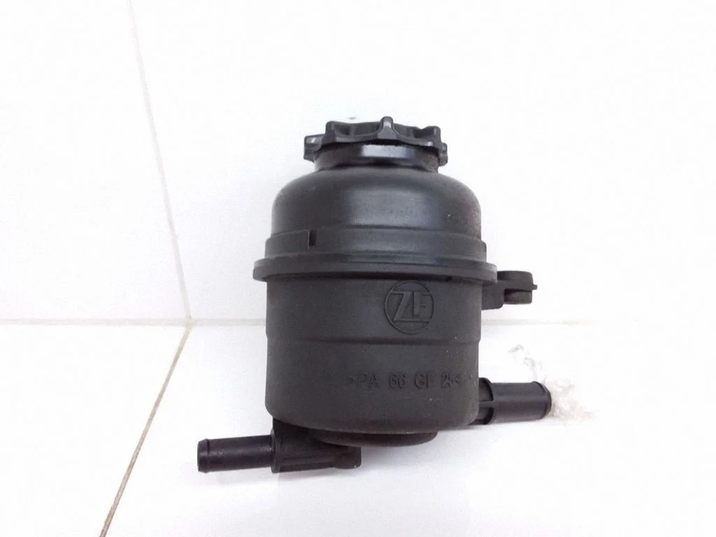 Power steering fluid tank/reservoir