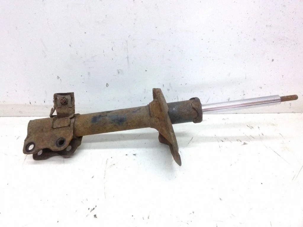 Front shock absorber/damper – Nissan X-Trail T30 (2001-2007)