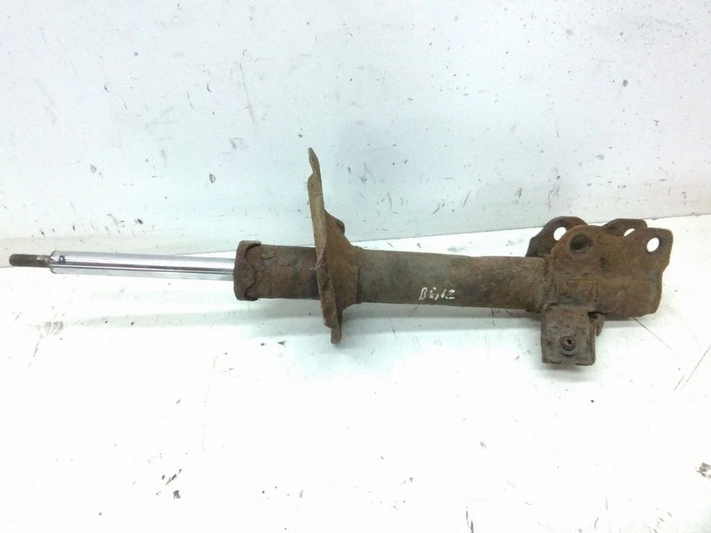 Front shock absorber/damper – Nissan X-Trail T30 (2001-2007)
