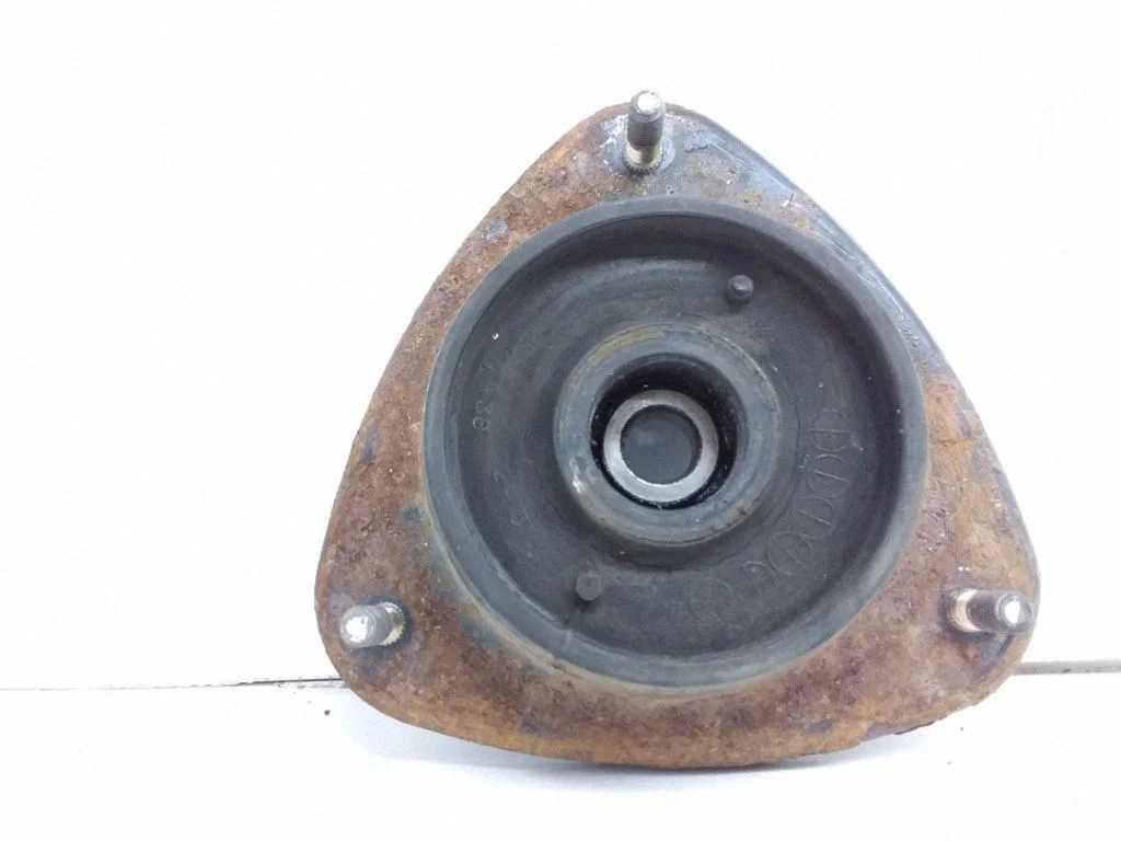 Front upper strut mount – Subaru Forester SF (2000-2003)