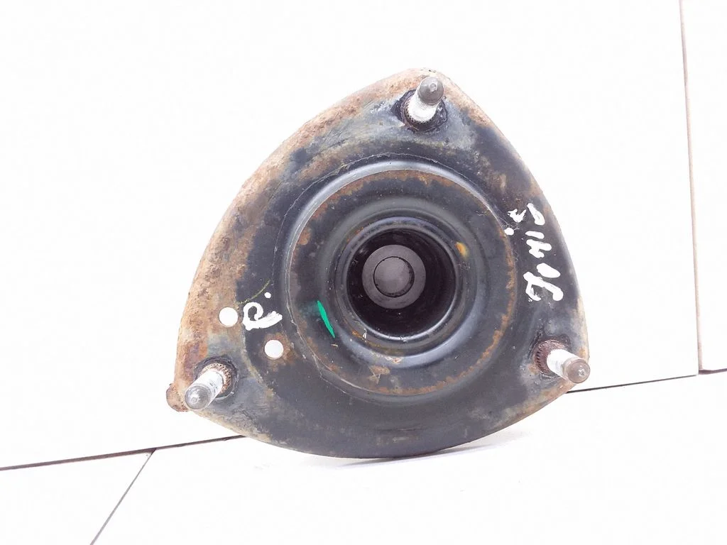 Front upper strut mount – Toyota Yaris Verso (1999-2005)