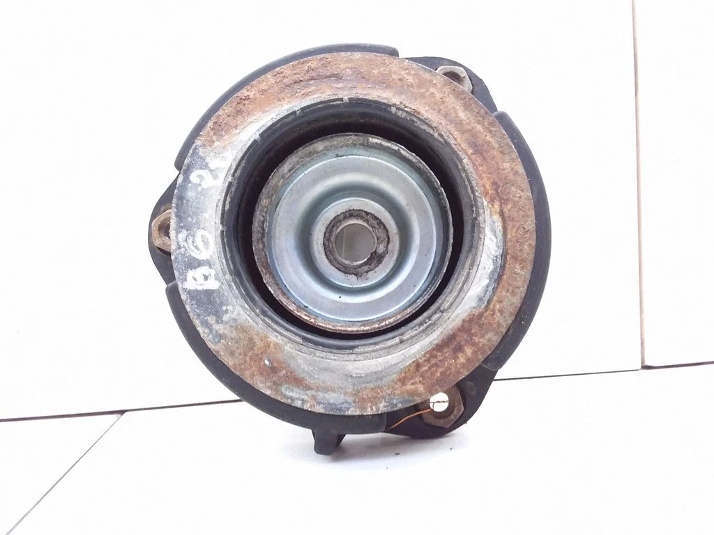 Front upper strut mount – Volkswagen Passat B6 (2005-2010)