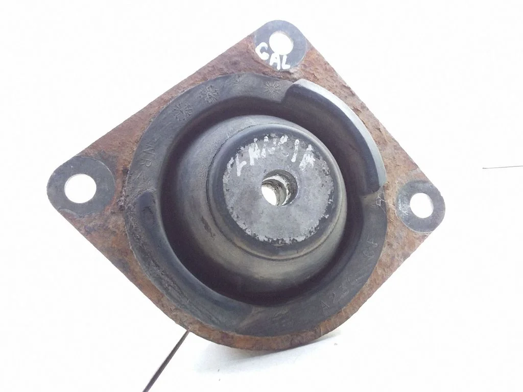 Front upper strut mount