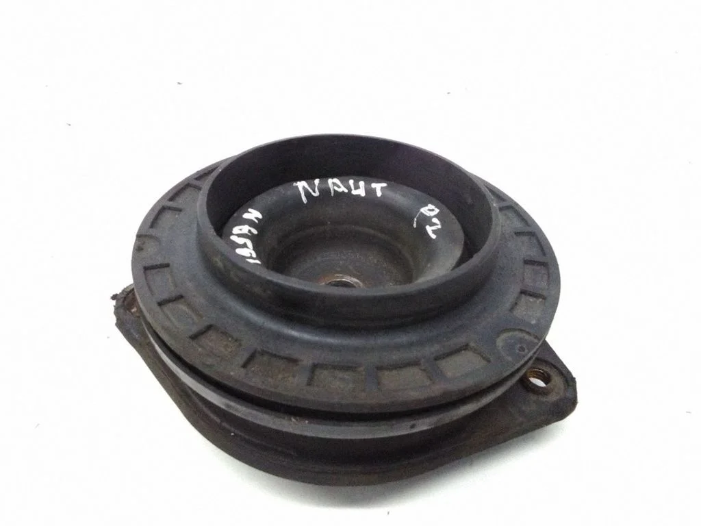 Front upper strut mount – Nissan Note (E11) (2006-2014)