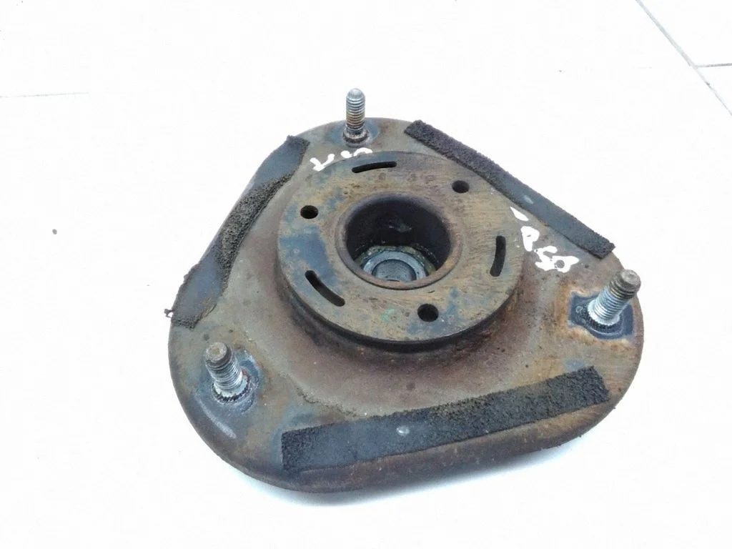 Front upper strut mount – Toyota Corolla Verso AR10 (2004-2009)
