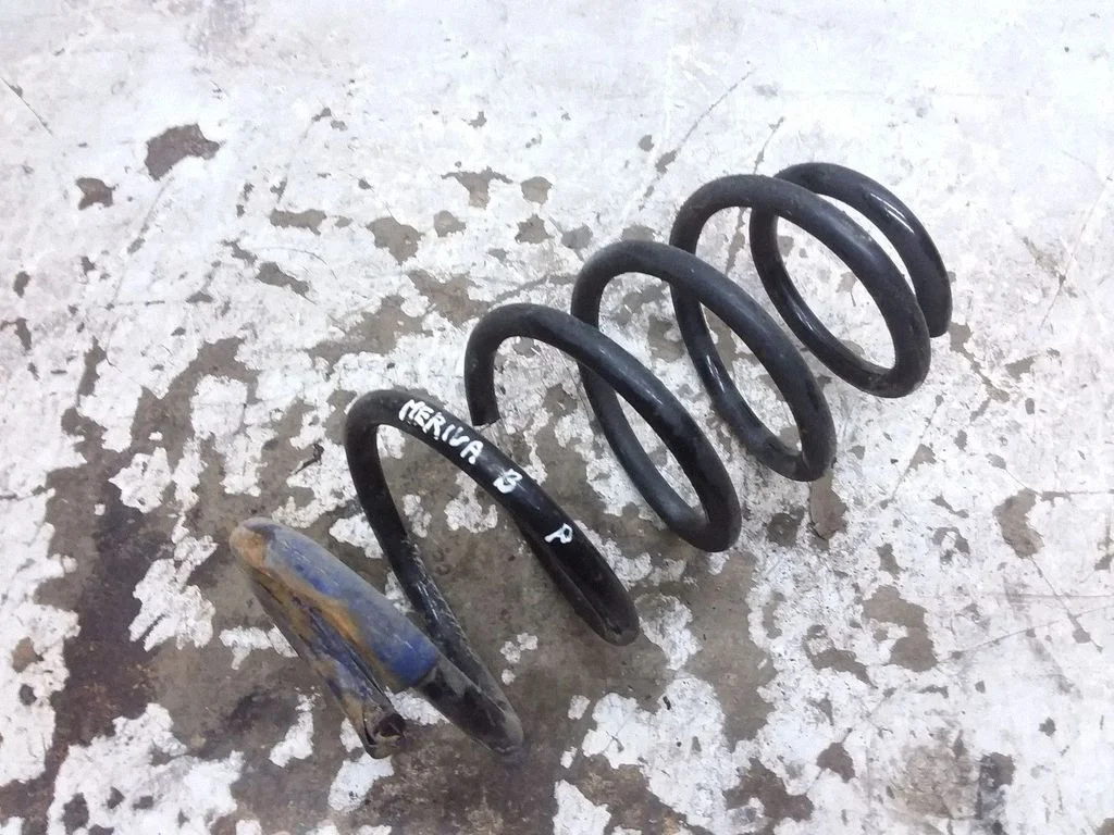 Front coil spring – right