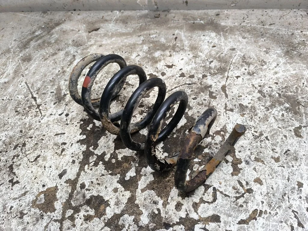 Front coil spring – right