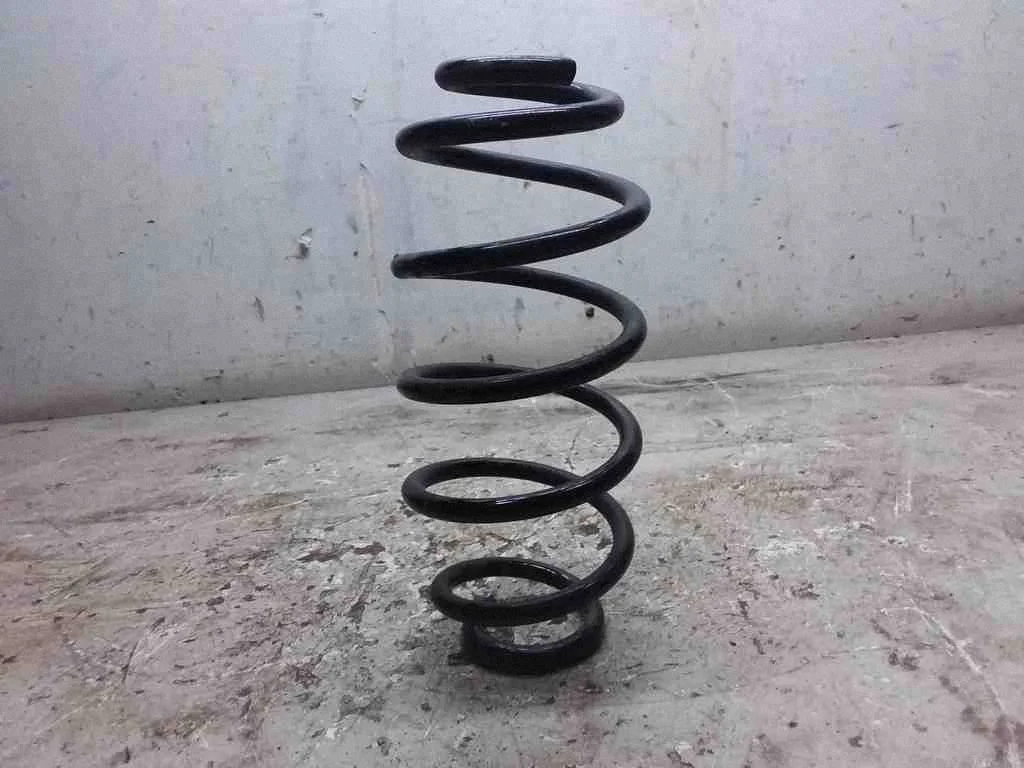 Eesmine keerdvedru – Fiat Doblo (2010-2022), parem