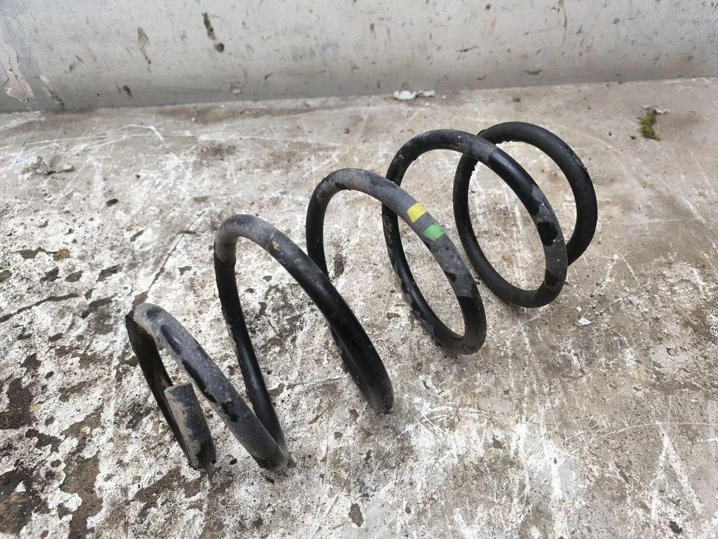 Front coil spring – Ford Galaxy (2000-2006)